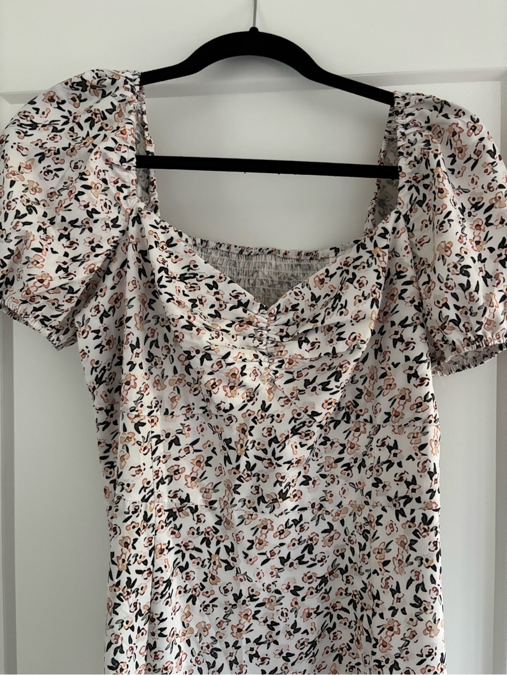 Floral Puff-Sleeve Midi Dress in Cream and Blush - Picture 2 of 4